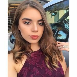 Meet your Posher, Daniela